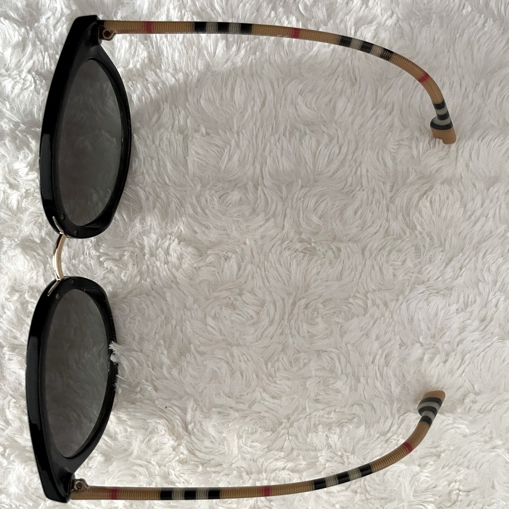 Burberry Women’s Luxury BE4316 Willow Gradient Sunglass - Picture 5 of 12